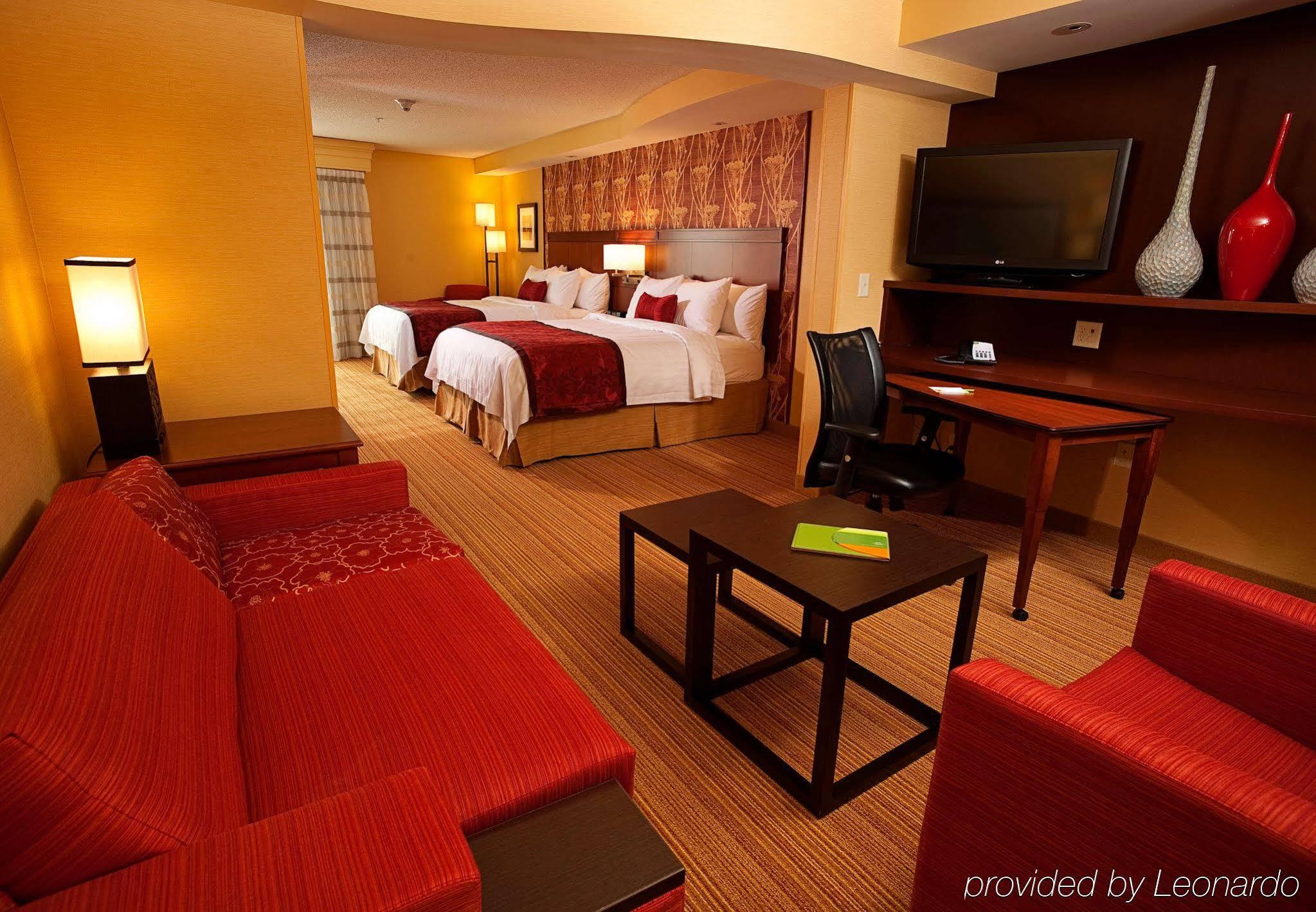 Courtyard Milwaukee Airport Hotel Exterior foto