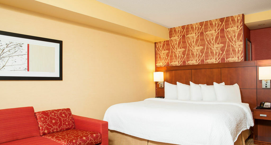 Courtyard Milwaukee Airport Hotel Exterior foto